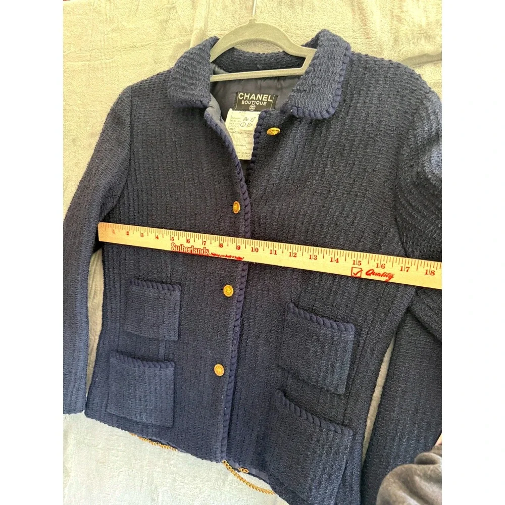 Chanel Vintage Navy Blue Wool Boucle Skirt Suit Lion Head Buttons FR 38 US